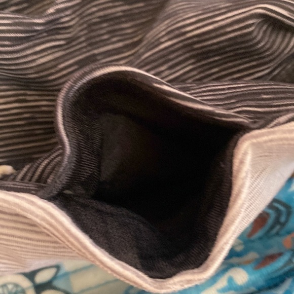 lululemon black white, gray yoga pants with rouching down the sides & pockets.4 - Picture 5 of 11